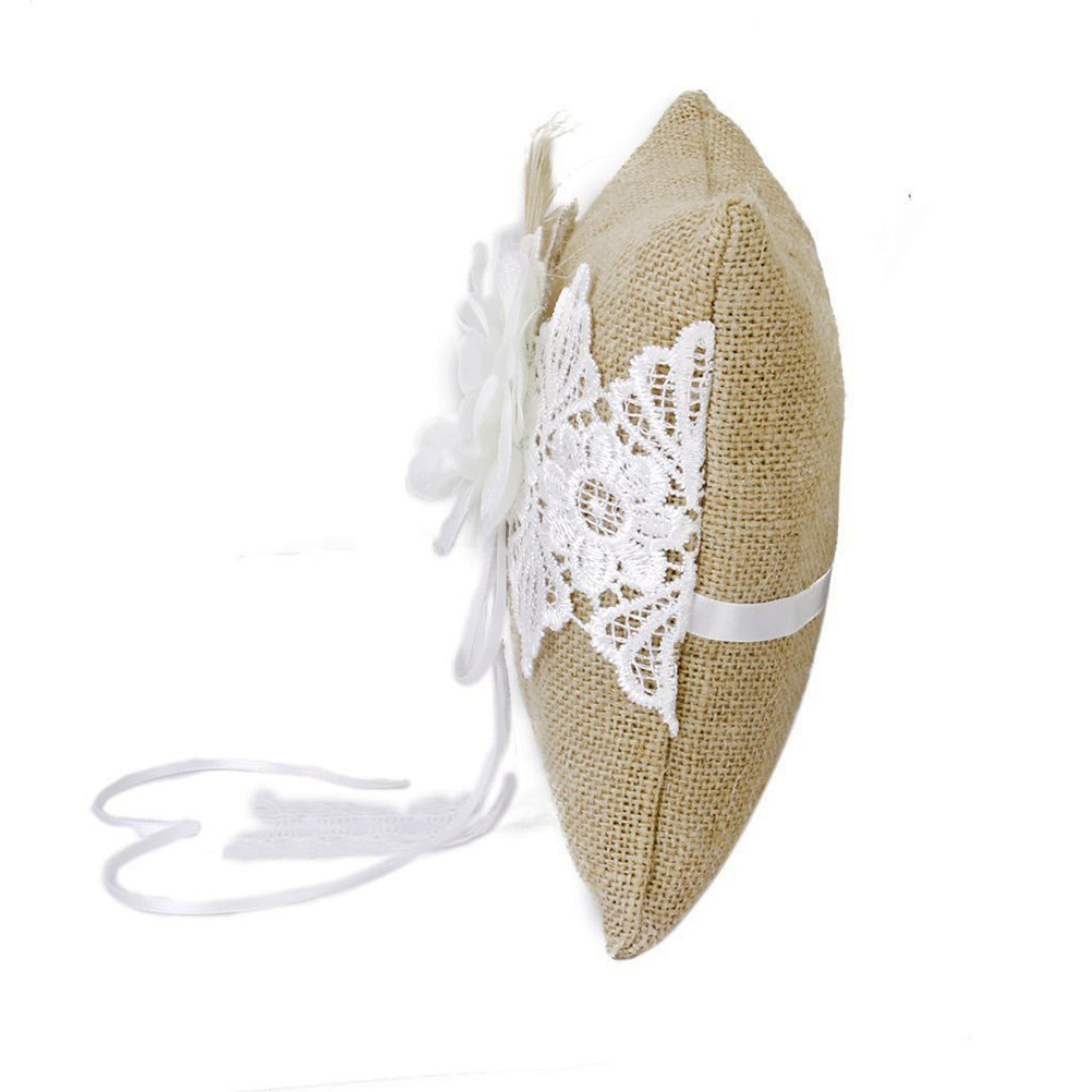 Ring Bearer Pillow - หมอนใส่แหวนแต่งงานขนาด 20x20 ซม. ทำจากปอกระเจา สีน้ำตาลและสีขาว ใยธรรมชาติ