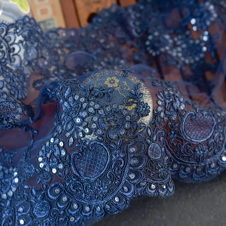ผ้าลูกไม้ปักเลื่อมหลากสีคุณภาพ - Table Runner Sequin บทวิจารณ์และราคา